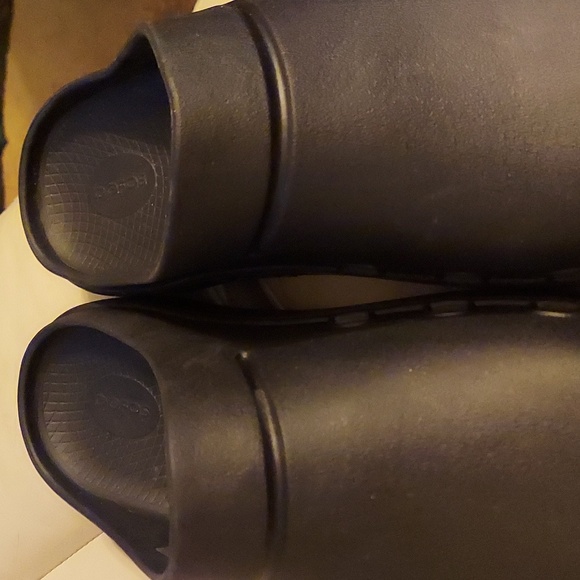 Unisex Oofos Slip On Clog - Picture 2 of 6